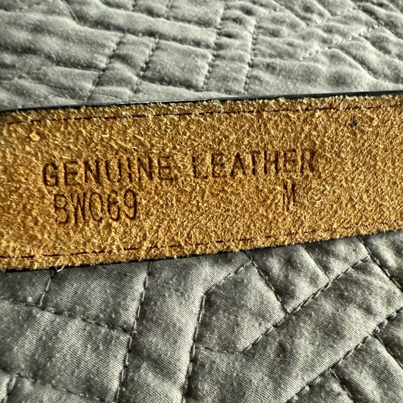 Black Leather Belt with Golf Club Medallions Size Medium - Picture 8 of 8